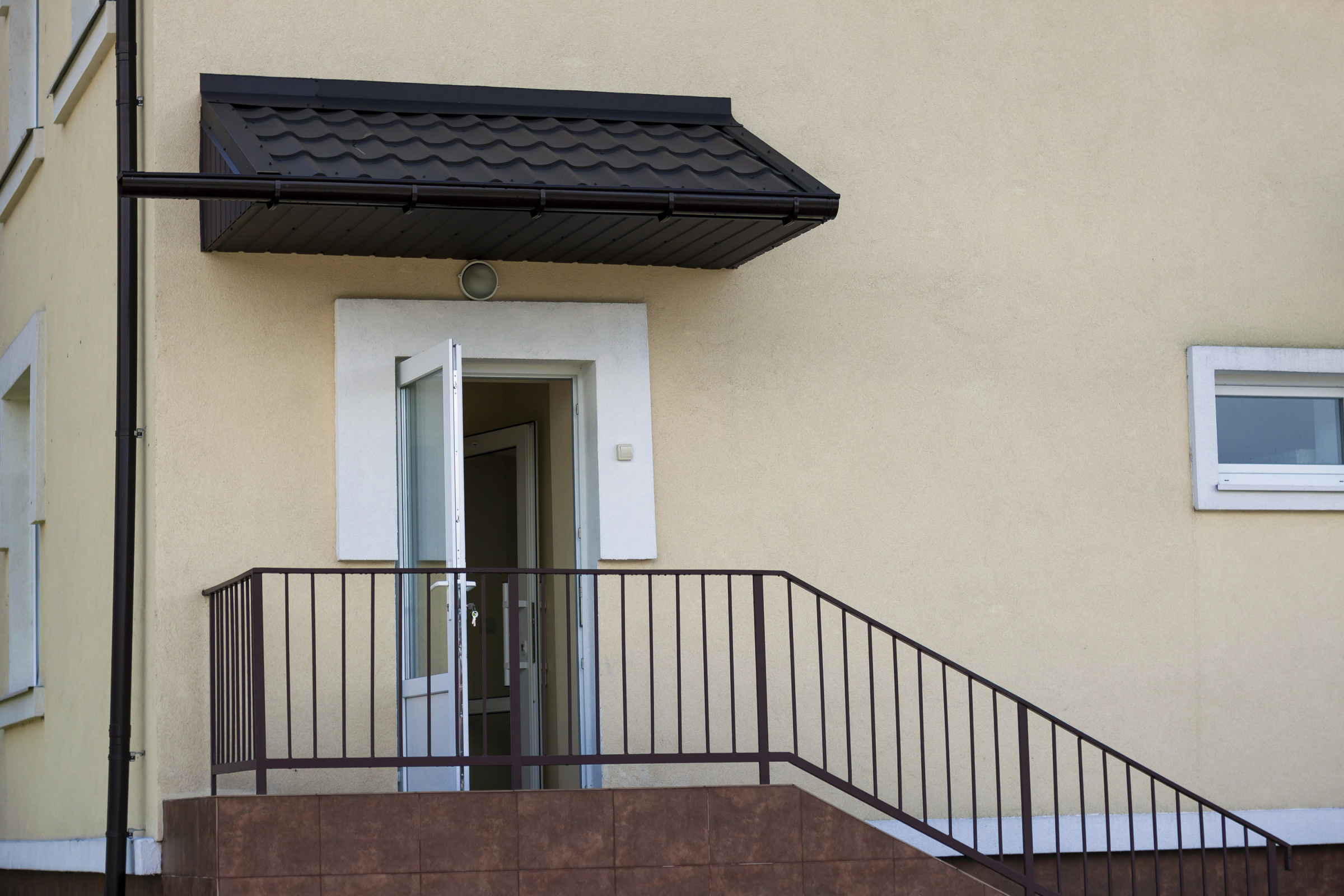 Zadaszenie drzwi wejściowych - innowacyjne rozwiązania na rynku