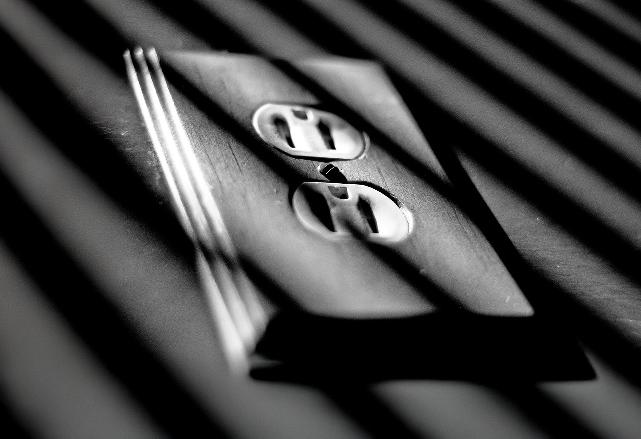 jak zainstalować gniazdo elektryczne