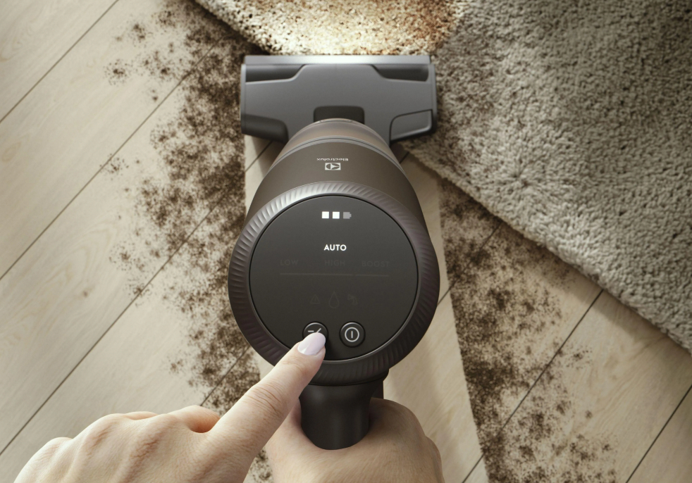 Jedno urządzenie do suchych i mokrych zabrudzeń. Poznaj odkurzacz Electrolux Absolute Hygienic 800