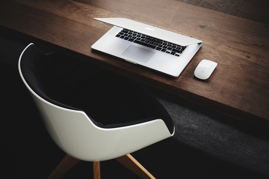 Jak dbać o krzesło biurowe ergonomiczne, aby zachowało sprawność przez lata?